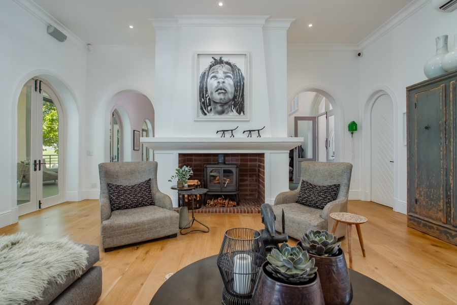 4 Bedroom Property for Sale in Devonvallei Western Cape